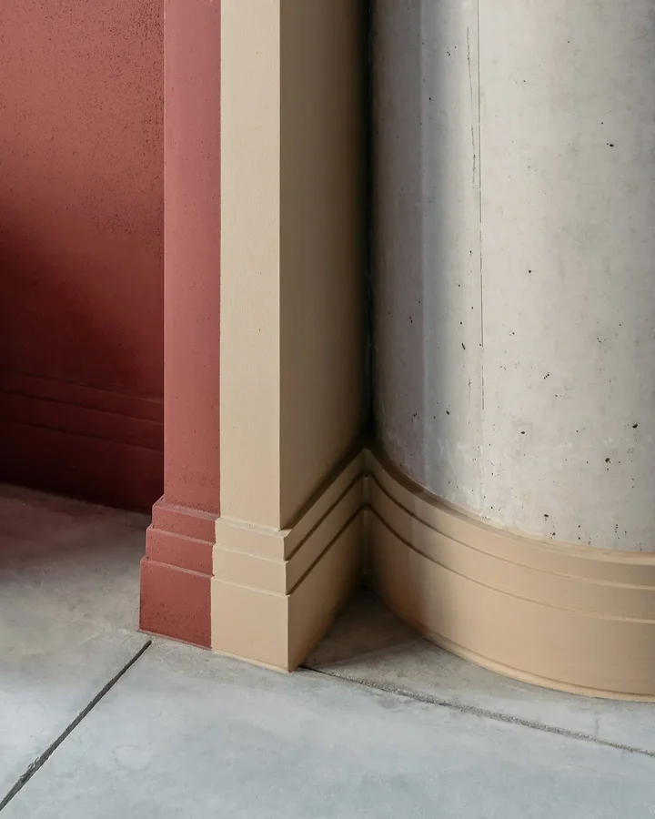 Плинтус / SX180 HIGH LINE